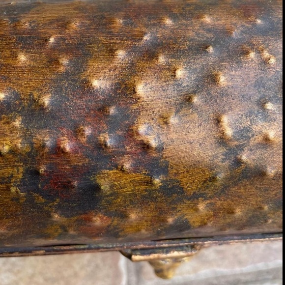 Jose Torres rectangular metal decorative box - Picture 12 of 14